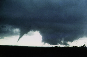 wallcloudtornado.gif (22006 bytes)